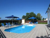 Luxury Villa With Swimming Pool, 3 Minutes From The Beach Ang Big Private Garden