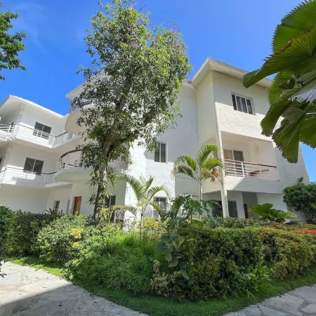 Spacious & quiet 3 BR Apt. with ocean view