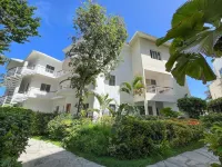 Spacious & quiet 3 BR Apt. with ocean view