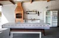 Farm in Cotia - São Paulo, Gated Community, Cozy, 45 min from SP. Hotel a Cotia