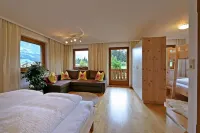 COMFORTABLE-TOP equipped apartment/5 min. to the forest playground, free WLAN Hotels in Ried im Zillertal