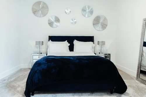 Sapphire Lux Queen Suite