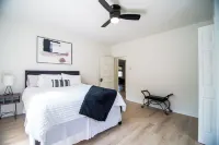 Newly Remodeled Downtown Fort Mill home: 3 Queens - Sleeps 6