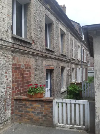 "La maison du pêcheur" : space 2mn from the sea - 58m2 - 6 pers max Отели рядом с достопримечательностью «Этрета»