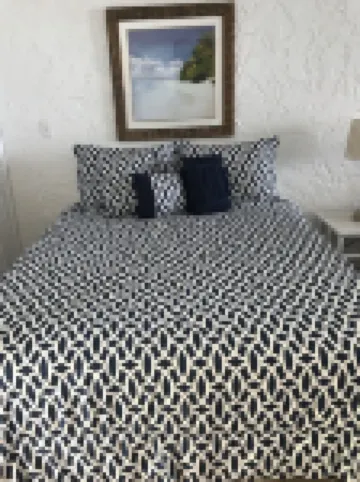 On the Water with Style, 5 minute walk to Beach along the Marina