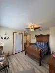Cozy, romantic getaway on a quiet Finger Lake