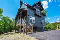 Serenity Oasis - Indoor Heated Pool - Hot Tub - FirePit- Games - Family Friendly Hôtels à proximité de : Sims Point