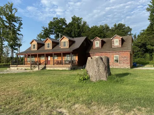 A Rustic Delta Cabin Hotels in Phillips County