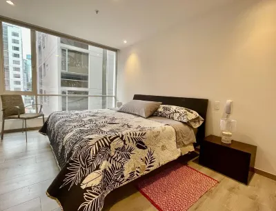 Cozy 1-bedroom condo in Quito with WiFi, Balcony, Parking Space