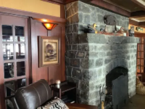 Historic Point Comfort Lodge on Upper Klamath Lake at Rocky Point