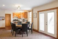 3Bed / 3Bath Home, 3 Parking spots close to Central Sq, MIT, Harvard. Walk to T.