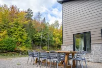 Chalet Orion, Lanaudière, spa, lake access, family-friendly and petfriendly