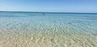 Seabreeze Cottage  - Steps to own private beach. - Wi-Fi