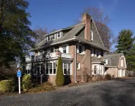 Inn-at-the-Brownstone,  only 3.3 miles to Hershey Park