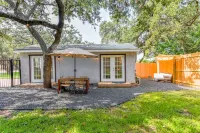 Stewart Studio- Private yard and lake access