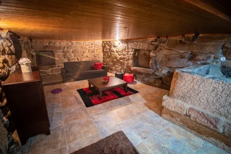 Vilar Blacksmith's Little Houses Отели в г. Мондин-ди-Башту