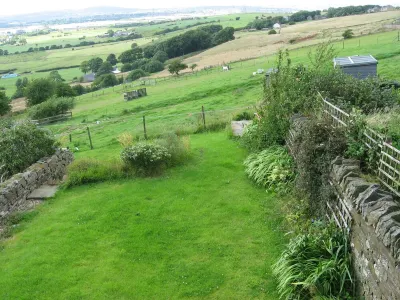 Charming Barn Conversion, Sleeps 6, With Stunning Rural Views Hotels in 