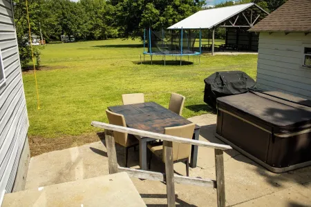 Bountiful Cabin + Hot Tub