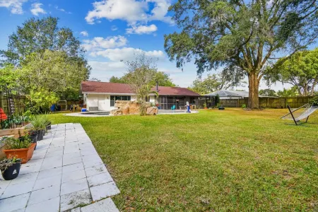 Big Pool, Yard & Pet friendly