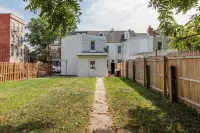 Lovely Downtown Townhome