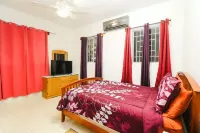 Island Castle Rentals - Saltwater Pool & Hot Tub- Lovely 3 Bedrooms Hotels in Northwest