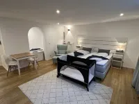 Dock 8 beaches: Only 50 meters to the sandy beach and the promenade