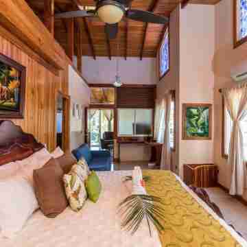 6 Bdr Villa / Rooftop with amazing views/ Centrally Located Rooms