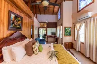 6 Bdr Villa / Rooftop with amazing views/ Centrally Located