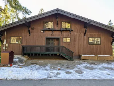 Large Single Family House Close to beach and Ski Resort