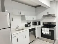 1 BEDROOM SUITE WITH PRIVATE ENTRANCE