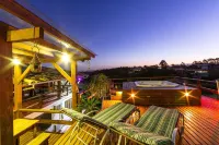 Ibiraquera Guest House Beautiful villa with pool and jacuzzi