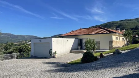 Quinta D 'Arroteia_Montion Отели в г. Меруфе