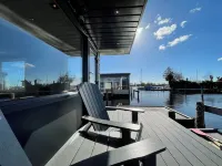 Poellodge , Houseboat With Nice Terrace and View