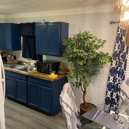 Jimmie's House is a cozy newly remodel three bedroom home that can accommodate 5 Отели в г. Пайн Блафф