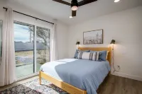 Desert Retreat: Heated Pool + Spa + Fire Pit + Hammocks