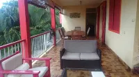 T3 Montana 2, DESHAIES, 350 m Grande Anse, 5/7 people, 2 bedrooms + living room, terrace.