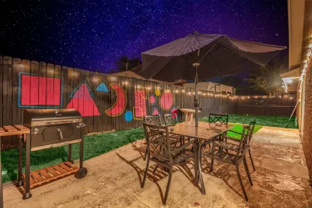 Beachcity 4BRs home amazing pool 12 Beds*Dickinson