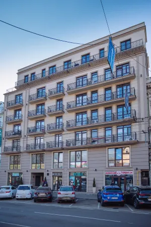 New comfortable apartment in down-town of Odessa Отели рядом с достопримечательностью «Храм святого апостола Луки»