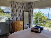 Kaiteriteri Beach Holiday Home, Elevated Sea Views and Mountain Biking Trails