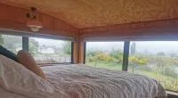 Riverside Bedford Bus with stunning valley views. Hotels in 
