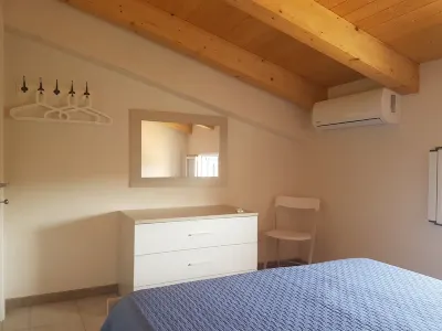 Apartment Mirto 300 meters from the beach of Santa Maria del Focallo Sito Archeologico Del Parco Forza附近的飯店