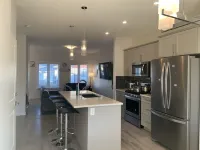 Glamorous 3 BR Villa with Double Garage 리자이나 호텔