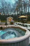 Luxury Private Cottage on Five Acres w/ Hot Tub & Direct Access to Public Beach!