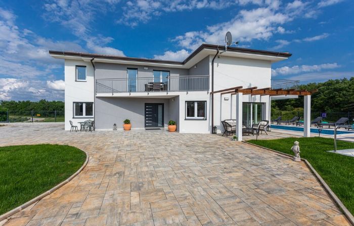 Villa Jelena | 4-Star Villa with Heated Pool, Privacy & Barbecue House
