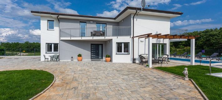 Villa Jelena | 4-Star Villa with Heated Pool, Privacy & Barbecue House Hotels in Buje