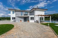 Villa Jelena • 4 stars • families • couples • barrier-free • pool • grill