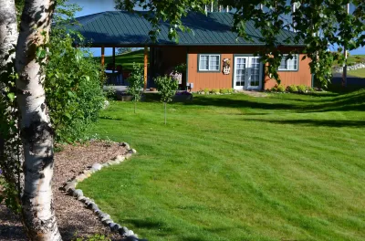 Alaska's Lake Lucille Bed & Breakfast Hotel in zona Brett Memorial Ice Arena
