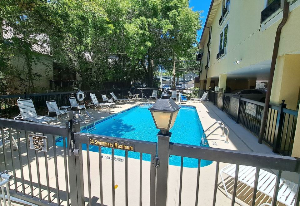 Green Lighthouse Hotel Over view