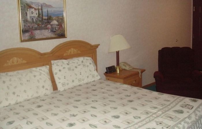 Townhouse Inn & Suites Omaha