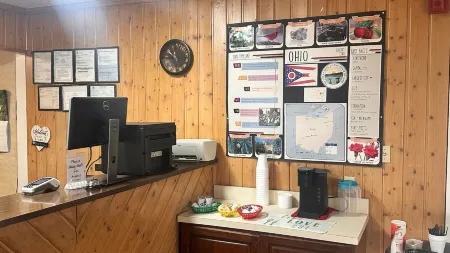 Botkins Motel Отели в г. Пушета Тауншип